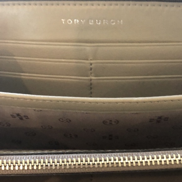 Tory Burch - Leather Bag & Wallet - Picture 12 of 16